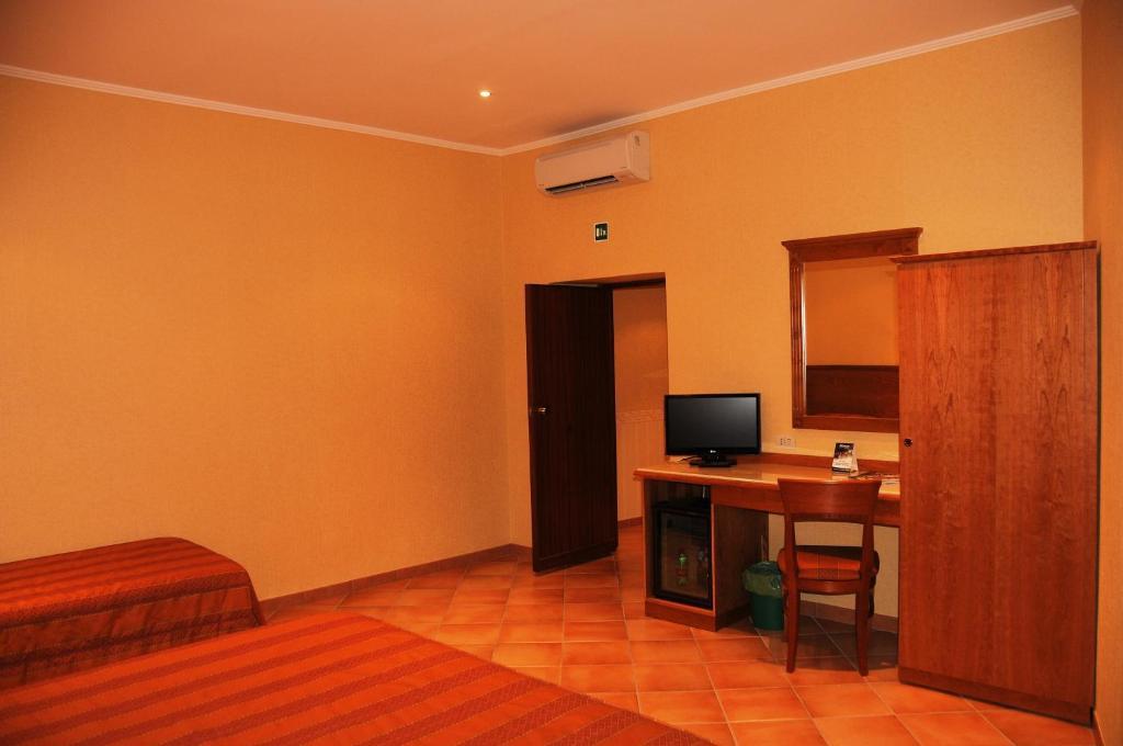 Colonna Room Rental Фраскати Номер фото